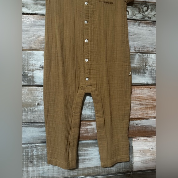 Baby Gap Short Sleeve Gauze Jumpsuit - Picture 3 of 5